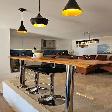 Sunrise - Three Bedroom Holiday home Omis