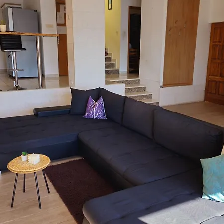 Sunrise - Three Bedroom Holiday home Omis