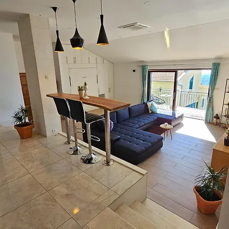 Sunrise - Three Bedroom Omis