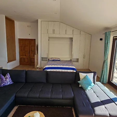 Sunrise - Three Bedroom Holiday home Omis