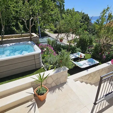 Sunrise - Three Bedroom Omis