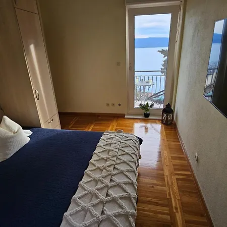 Sunrise - Three Bedroom Holiday home *